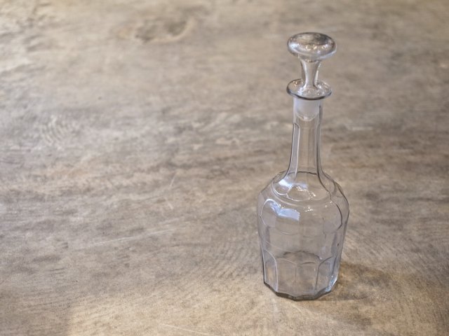 no.64 DECANTER