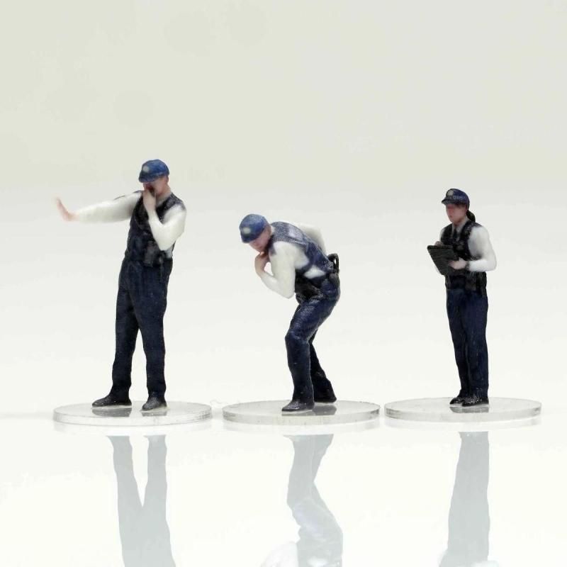 k*k様 64/1交通警察官ミニチュアフィギュアセット k*k様 64/1交通警察官ミニチュアフィギュアセット