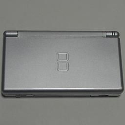 ＤＳライト【美品!ケース付き】任天堂 DS LITE USG-001 グロスシルバー