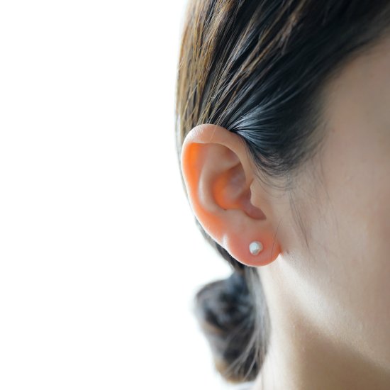SOURCE Keshi Pearl Post Earrings / Small - Oval