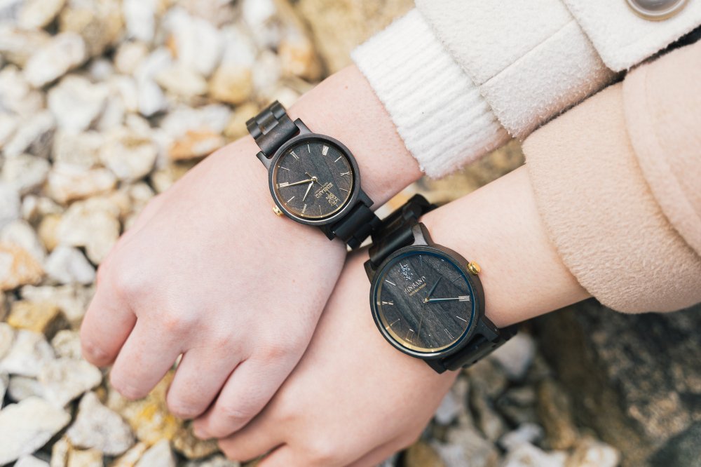 EINBAND Reise SandalWood & Gold 木製腕時計 32mm - 木製腕時計