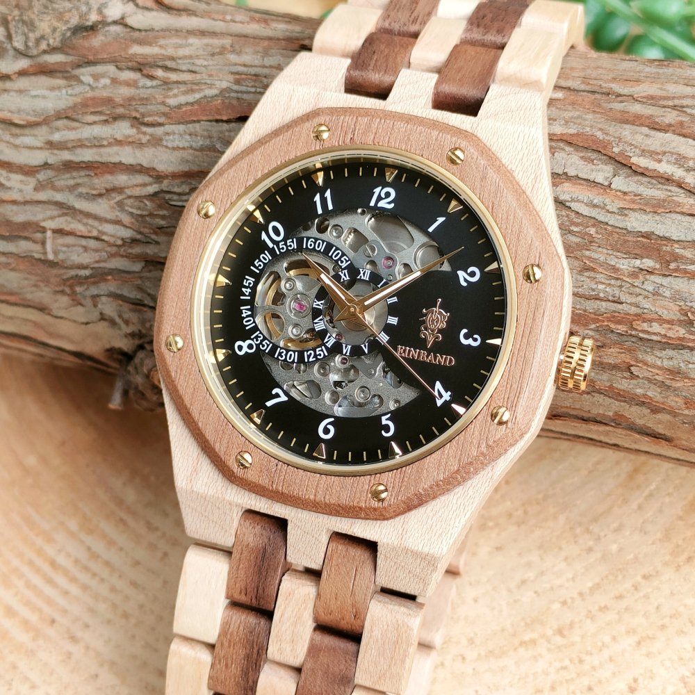 EINBAND Meteor Walnut & Maple wood ブラック文字盤 46mm 自動巻き木製腕時計