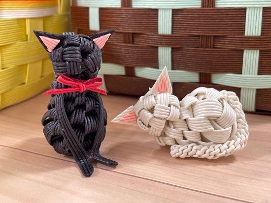 オカザキハルミさん作品、猫最終価格 イラストレーター・さかざきちはる氏が描いた“白黒ねこ”たちが