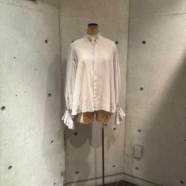 suzuki takayuki bishop-sleeve blouse