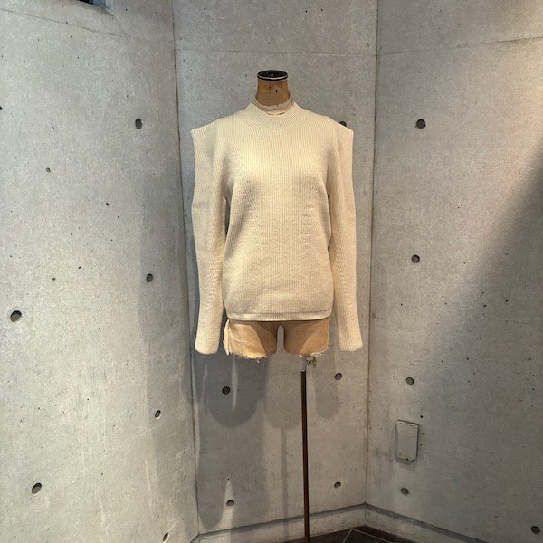 NATIVE VILLAGE Shoulder point sweater