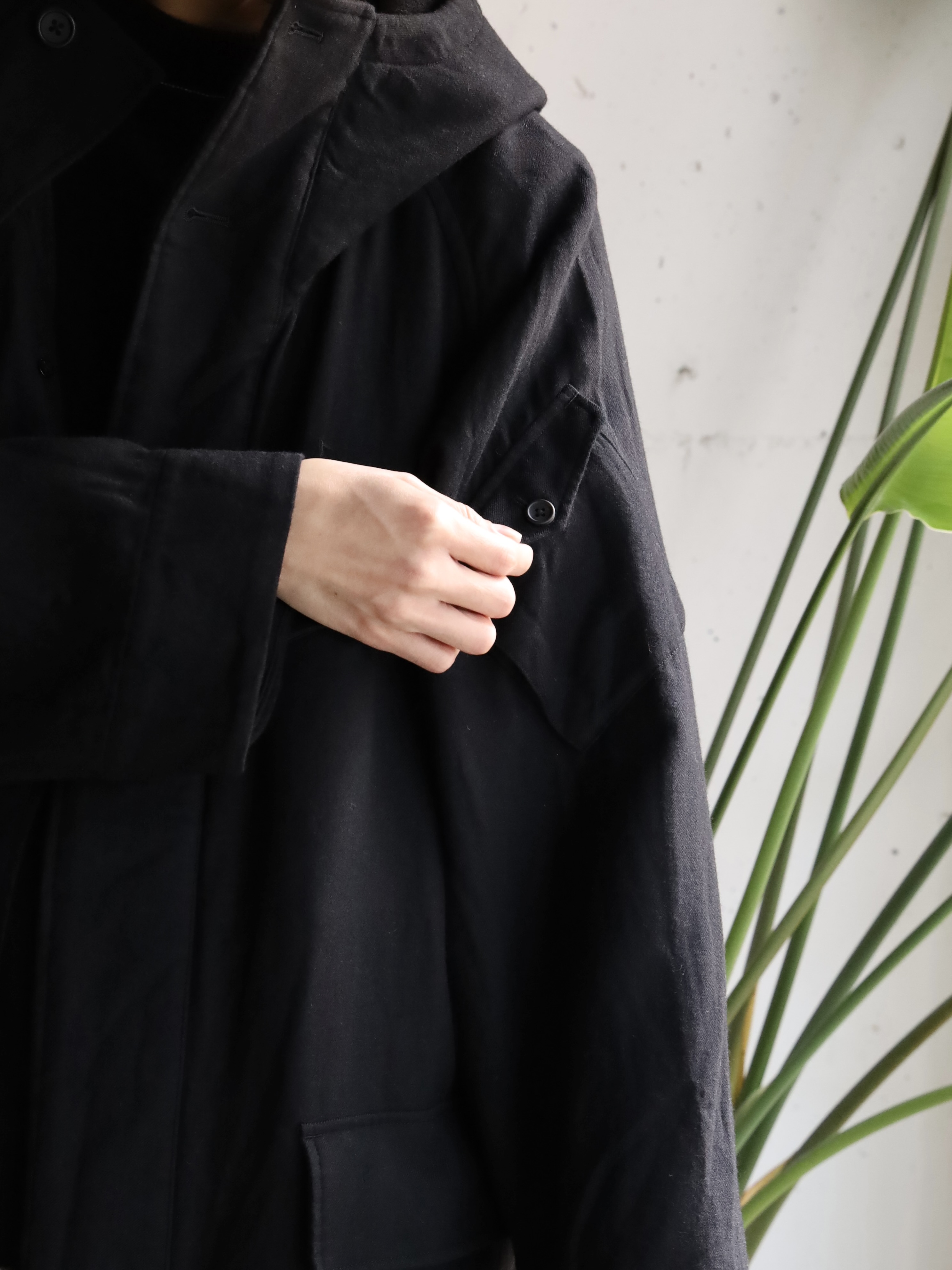 TOHNAI PARKA COAT - BLACK - PURAS