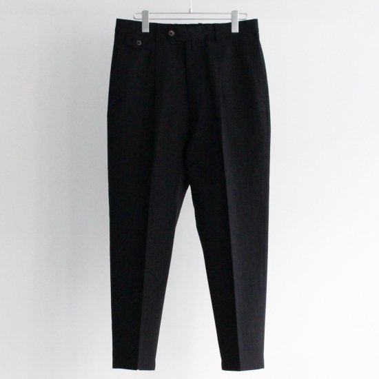 YOKO SAKAMOTO　CLASSIC TAPERED TROUSERS - BLACK - PURAS