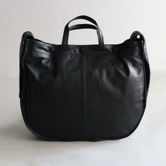 CCU ”TOBY” WIDE SHOULDER BAG/COW SKIN - BLACK - PURAS