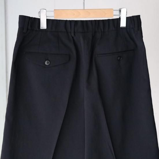 YOKO SAKAMOTO DOUBLE PLEATED SHORTS ナミカズ YOKO SAKAMOTO DOUBLE PLEATED SHORTS ナミカズ