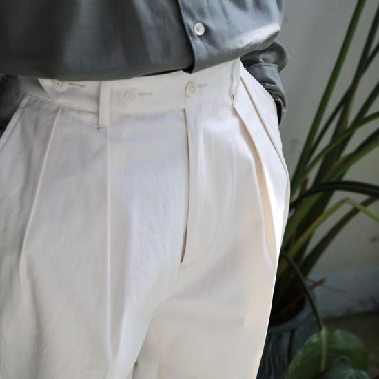 ULTERIOR FINX COTTON GABARDINE TUCKED TROUSERS -ECRU - PURAS