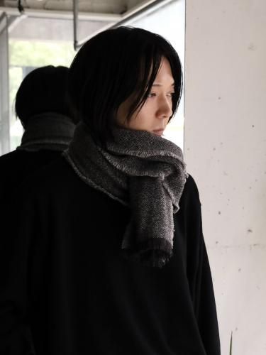 YOKO SAKAMOTO WOOL LONG SCARF - CHARCOAL GRAY - PURAS