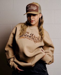 <img class='new_mark_img1' src='https://img.shop-pro.jp/img/new/icons1.gif' style='border:none;display:inline;margin:0px;padding:0px;width:auto;' />Freestyle Session<br>Embroidered Crewneck<br>(SAND KHAKI)