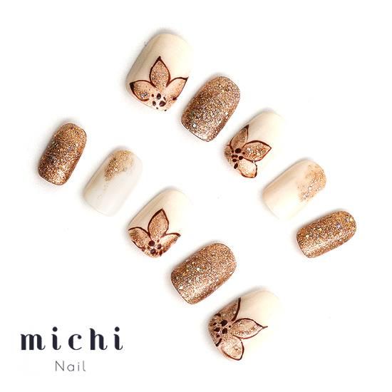 ブラウンシャンパンのラメ花ネイル- ネイルチップ(つけ爪)専門店ミチネイル