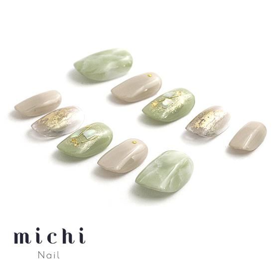 グリーンとベージュのニュアンスネイル- ネイルチップ(つけ爪)専門店