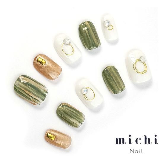 ダスティグリーンのニュアンスネイル- ネイルチップ専門店ミチネイル