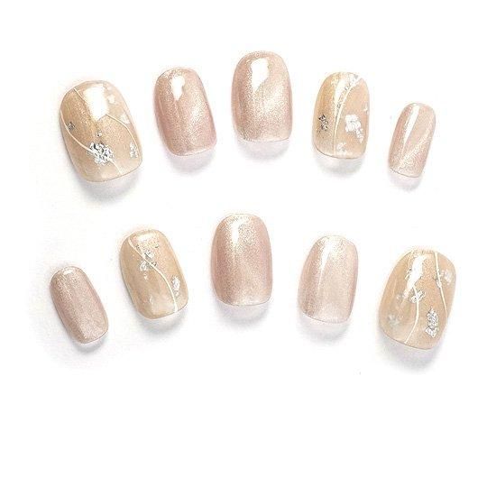 シャンパンベージュの大人ニュアンスネイル- ネイルチップ専門店ミチネイル