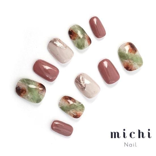 グリーン×ブラウンのくすみ大理石ネイル- ネイルチップ専門店