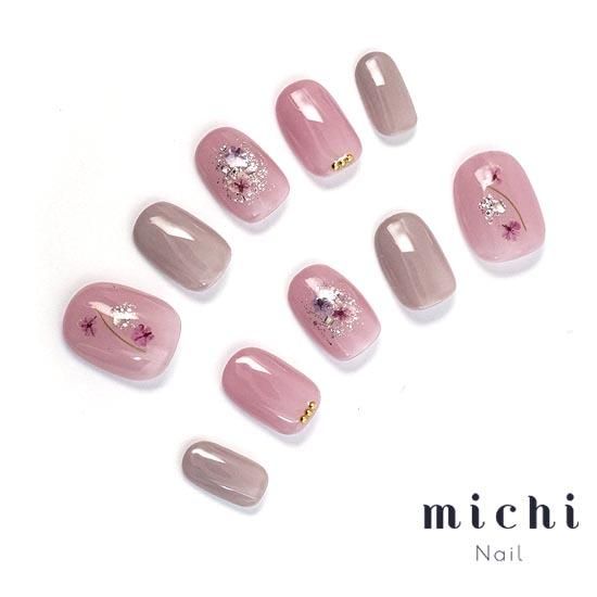 ピンク×グレージュのフラワーネイル- ネイルチップ専門店ミチネイル