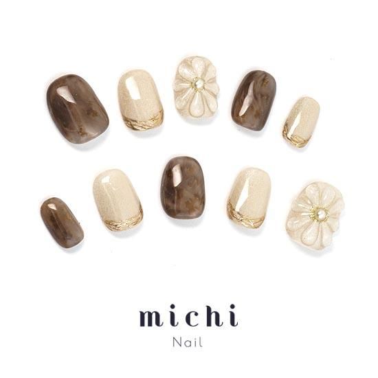 くすみホワイト×ブラウンぷっくりフラワーネイル- ネイルチップ
