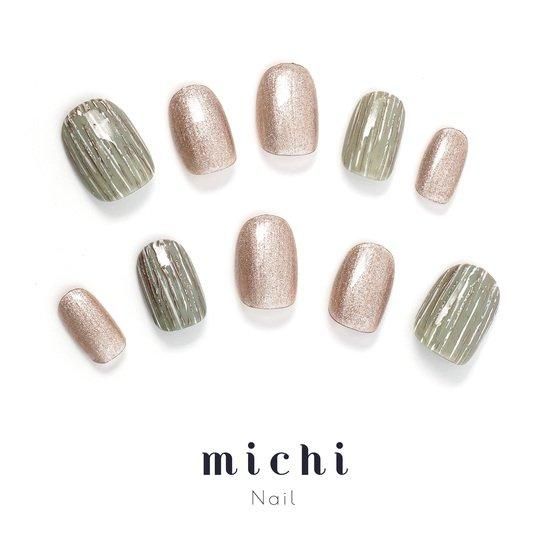 ゴールドとカーキのニュアンスストライプネイル- ネイルチップ専門店