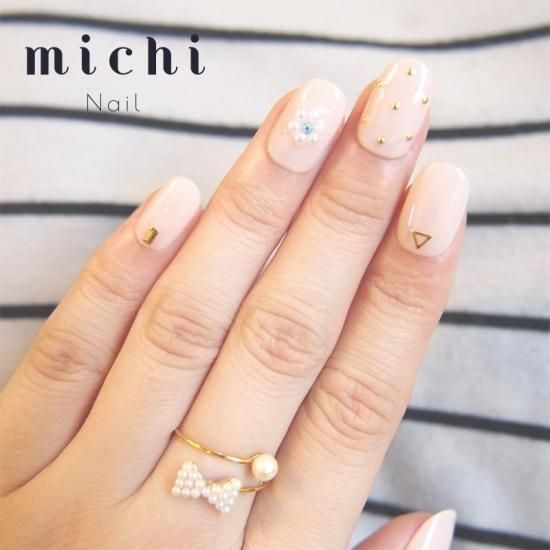 ネイルチップ ワンホン フラワー パール ネイルチップ ワンホン フラワー パール ワンホンネイル9選／ おとなの