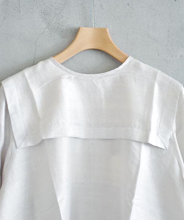 Khadhi Silk Back Button Sailor Blouse（ブライトホワイト）<img class='new_mark_img2' src='https://img.shop-pro.jp/img/new/icons52.gif' style='border:none;display:inline;margin:0px;padding:0px;width:auto;' />