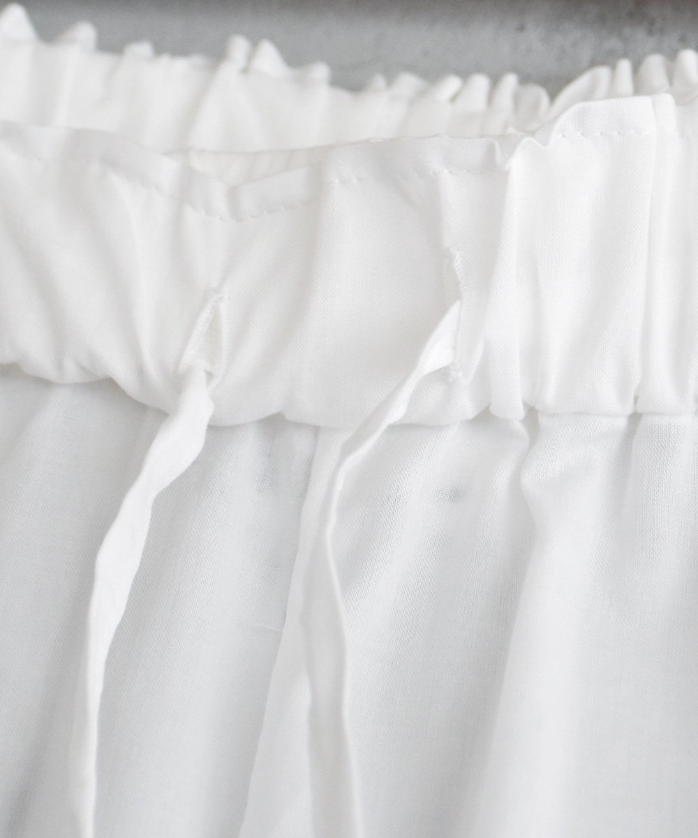Relax Pants（White）<img class='new_mark_img2' src='https://img.shop-pro.jp/img/new/icons1.gif' style='border:none;display:inline;margin:0px;padding:0px;width:auto;' />