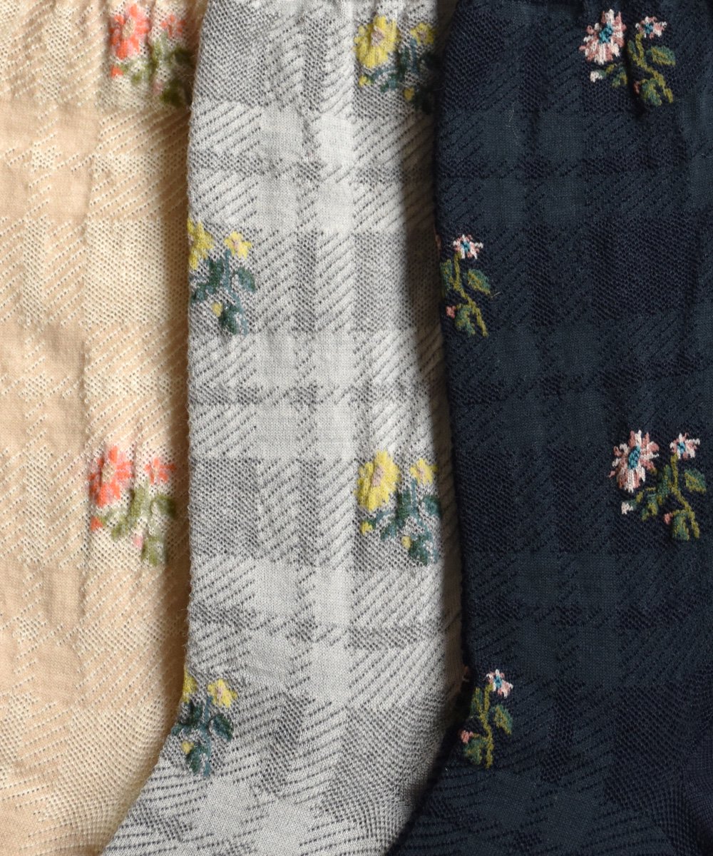 FLOWERS ON CHECK SOCKS<img class='new_mark_img2' src='https://img.shop-pro.jp/img/new/icons1.gif' style='border:none;display:inline;margin:0px;padding:0px;width:auto;' />