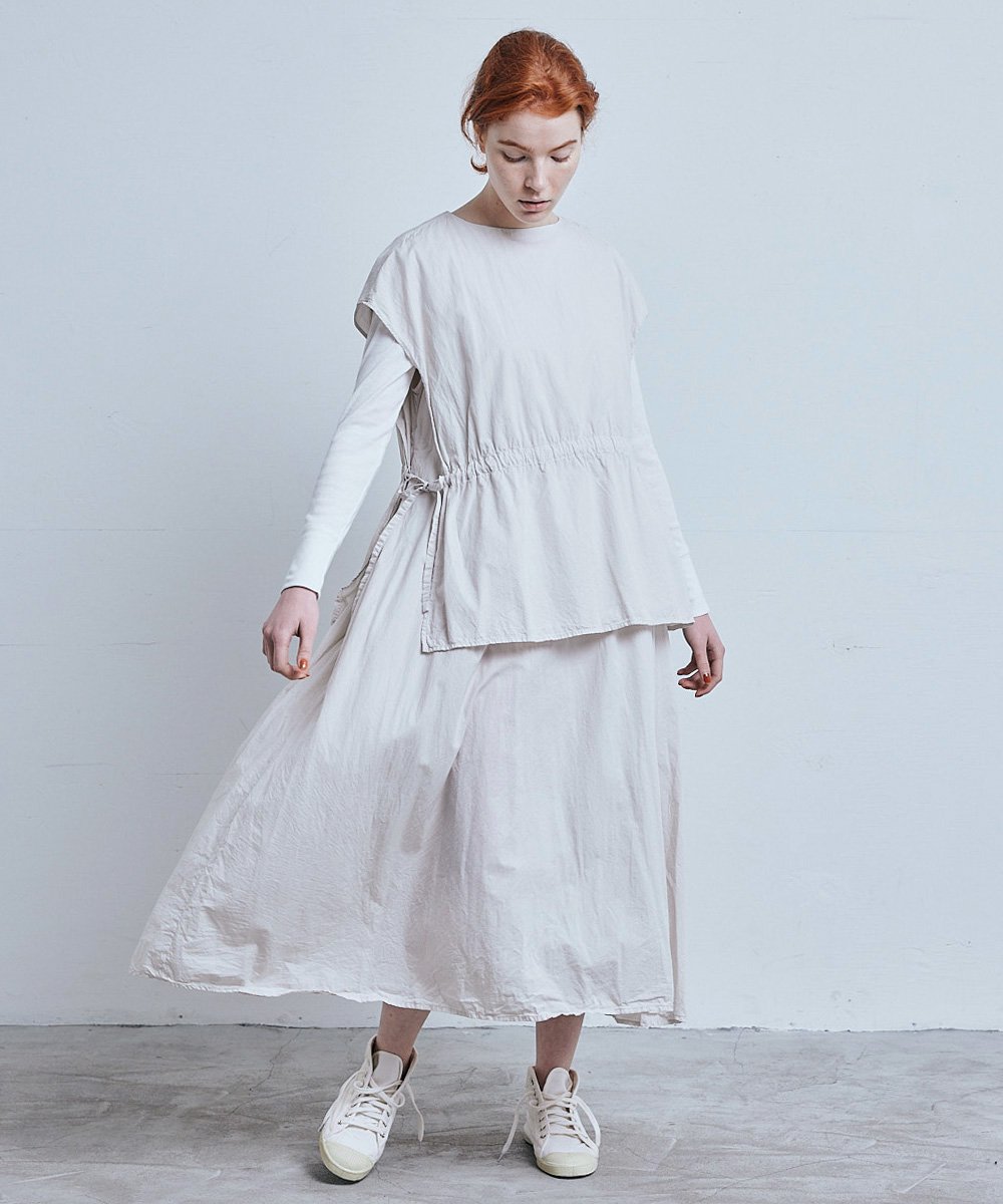 DRAW STRING THEATER DRESS（GRAYISH WHITE） <img class='new_mark_img2' src='https://img.shop-pro.jp/img/new/icons1.gif' style='border:none;display:inline;margin:0px;padding:0px;width:auto;' />