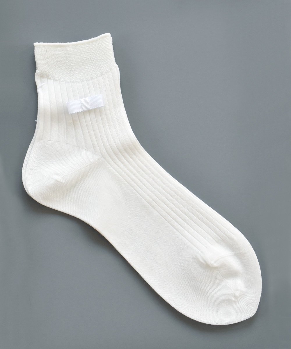 WITH RIBBON SOCKS<img class='new_mark_img2' src='https://img.shop-pro.jp/img/new/icons1.gif' style='border:none;display:inline;margin:0px;padding:0px;width:auto;' />