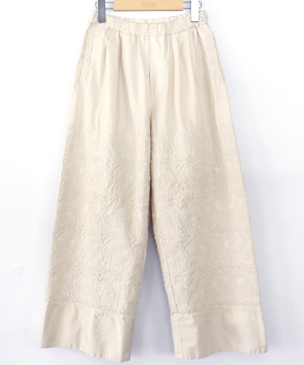 Floral Embroidered Pants（アイボリー）