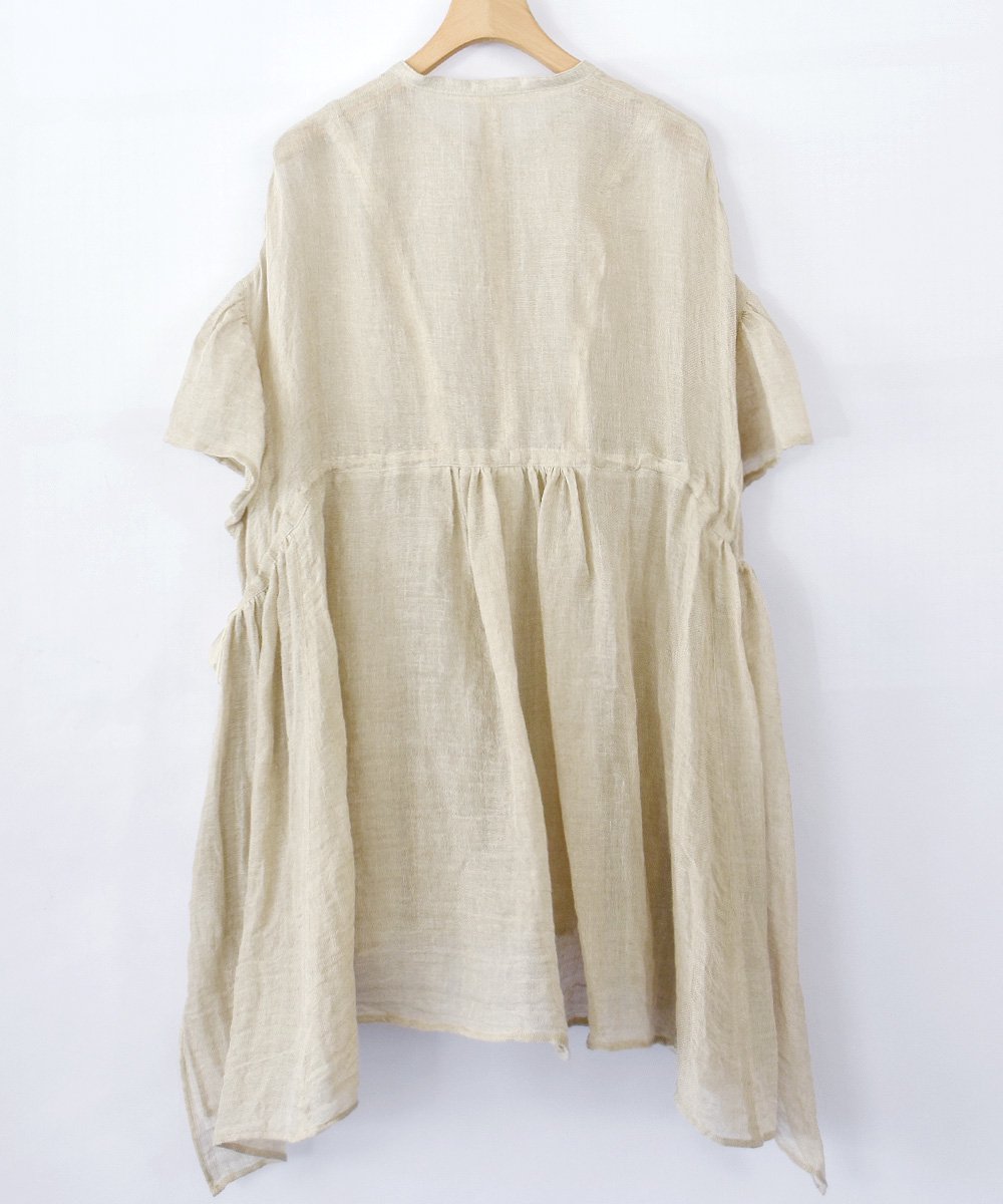 broad tunic（beige）<img class='new_mark_img2' src='https://img.shop-pro.jp/img/new/icons1.gif' style='border:none;display:inline;margin:0px;padding:0px;width:auto;' />