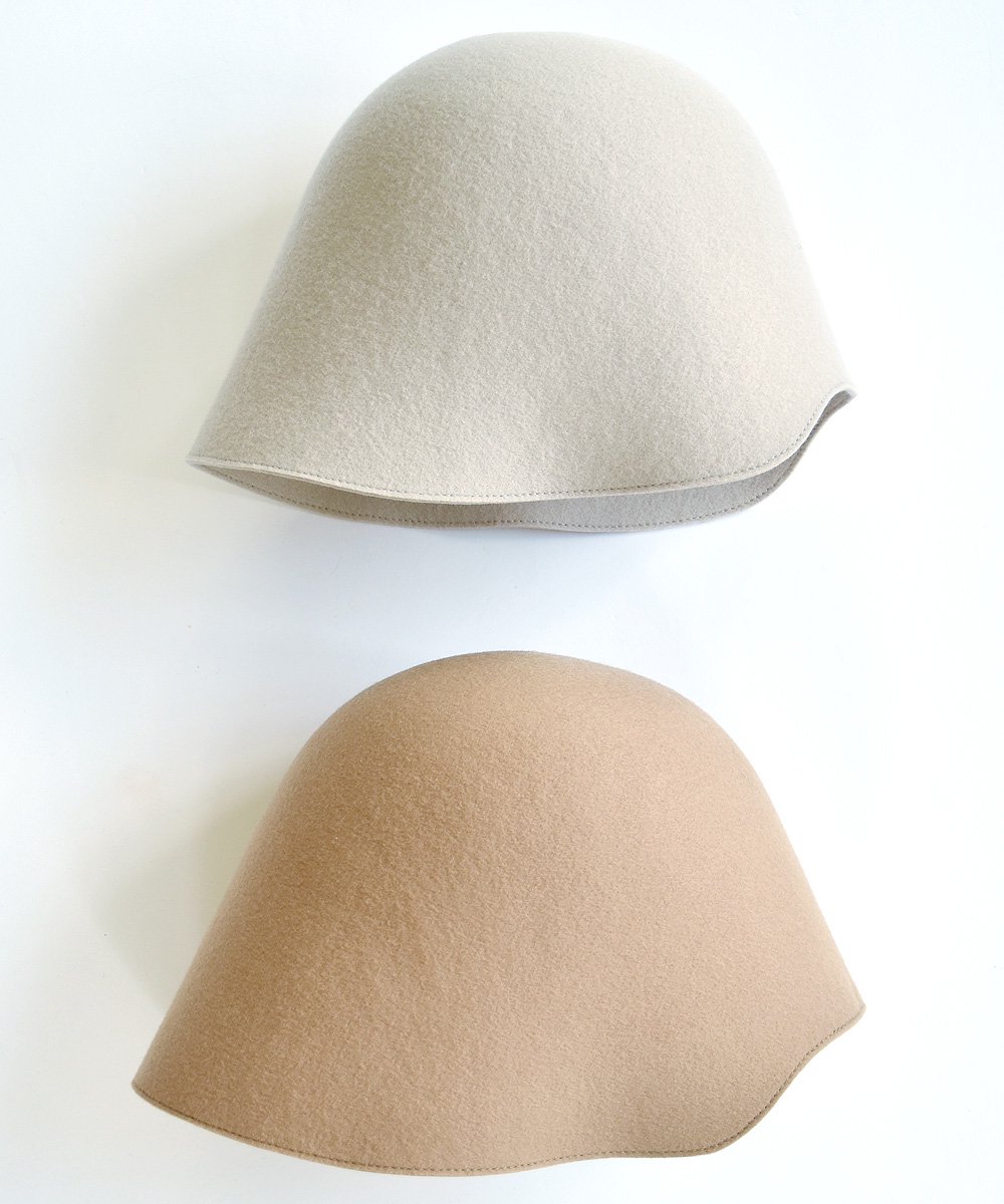 free hat curved edge （アイボリー、ベージュ）<img class='new_mark_img2' src='https://img.shop-pro.jp/img/new/icons1.gif' style='border:none;display:inline;margin:0px;padding:0px;width:auto;' />