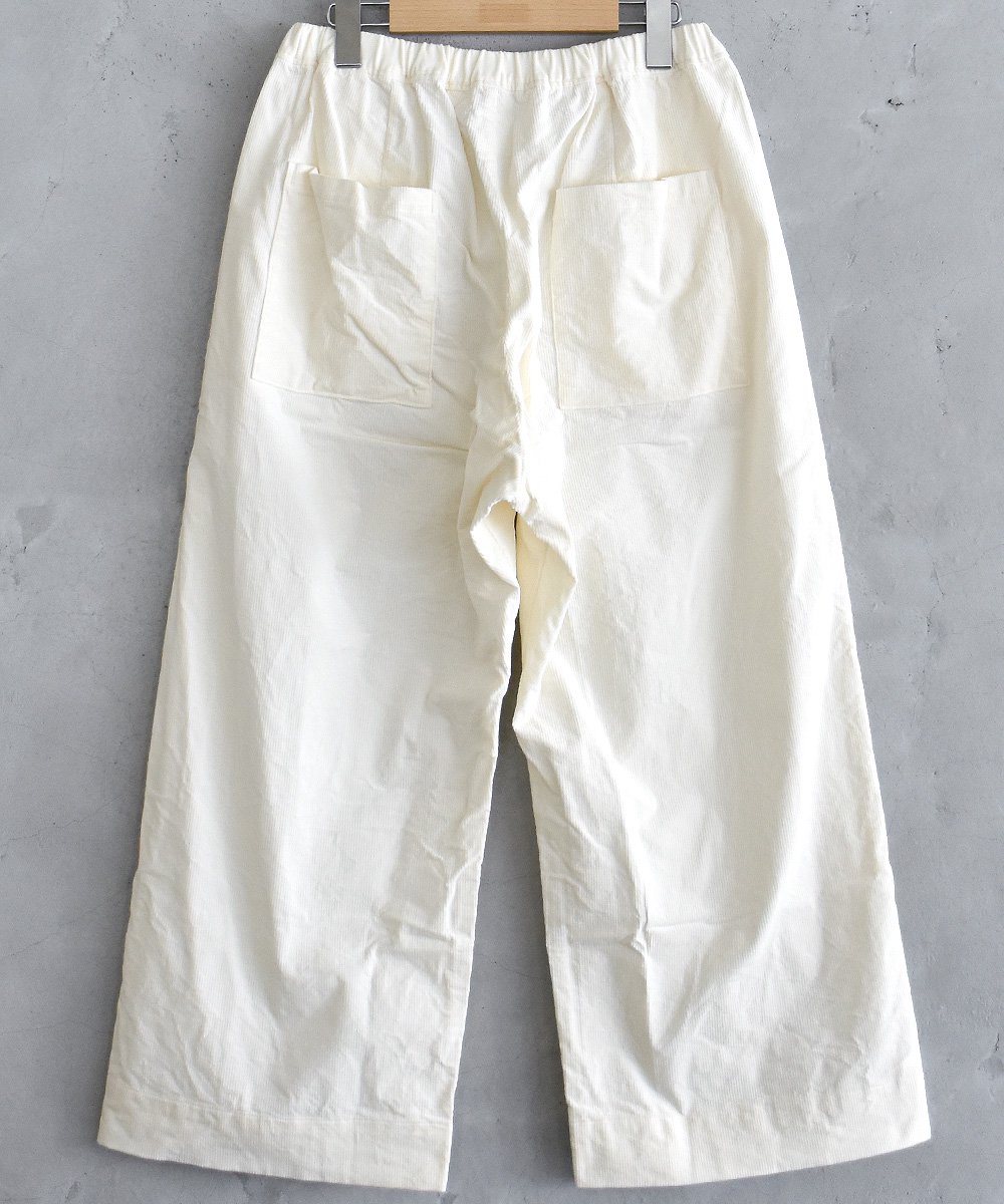 CORDUROY ATELIER PANTS（ミルク）<img class='new_mark_img2' src='https://img.shop-pro.jp/img/new/icons1.gif' style='border:none;display:inline;margin:0px;padding:0px;width:auto;' />