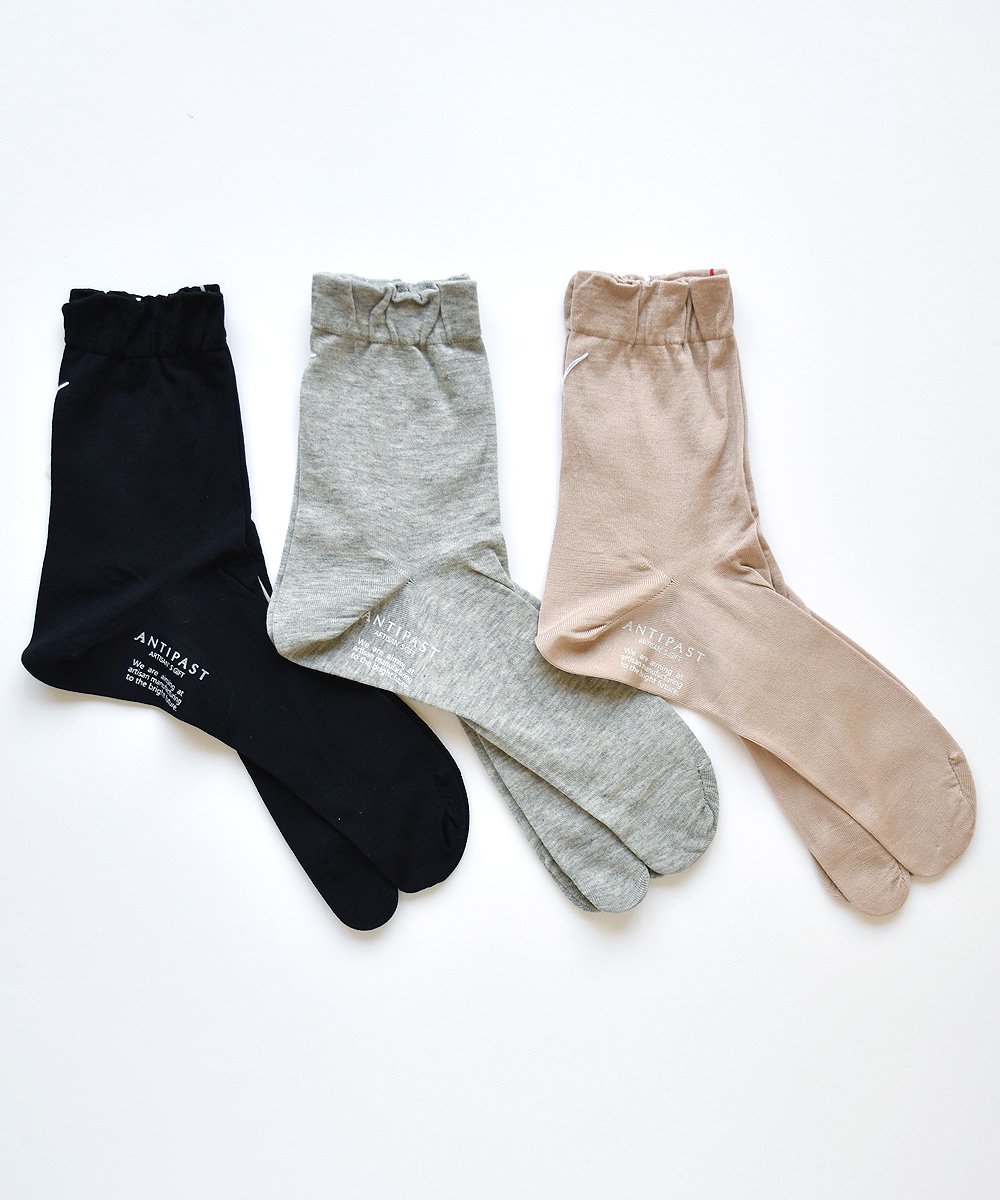 TABI WITH LINE SOCKS<img class='new_mark_img2' src='https://img.shop-pro.jp/img/new/icons1.gif' style='border:none;display:inline;margin:0px;padding:0px;width:auto;' />
