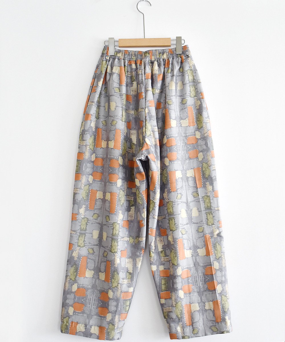 Cocoon Pants（Fog）<img class='new_mark_img2' src='https://img.shop-pro.jp/img/new/icons1.gif' style='border:none;display:inline;margin:0px;padding:0px;width:auto;' />