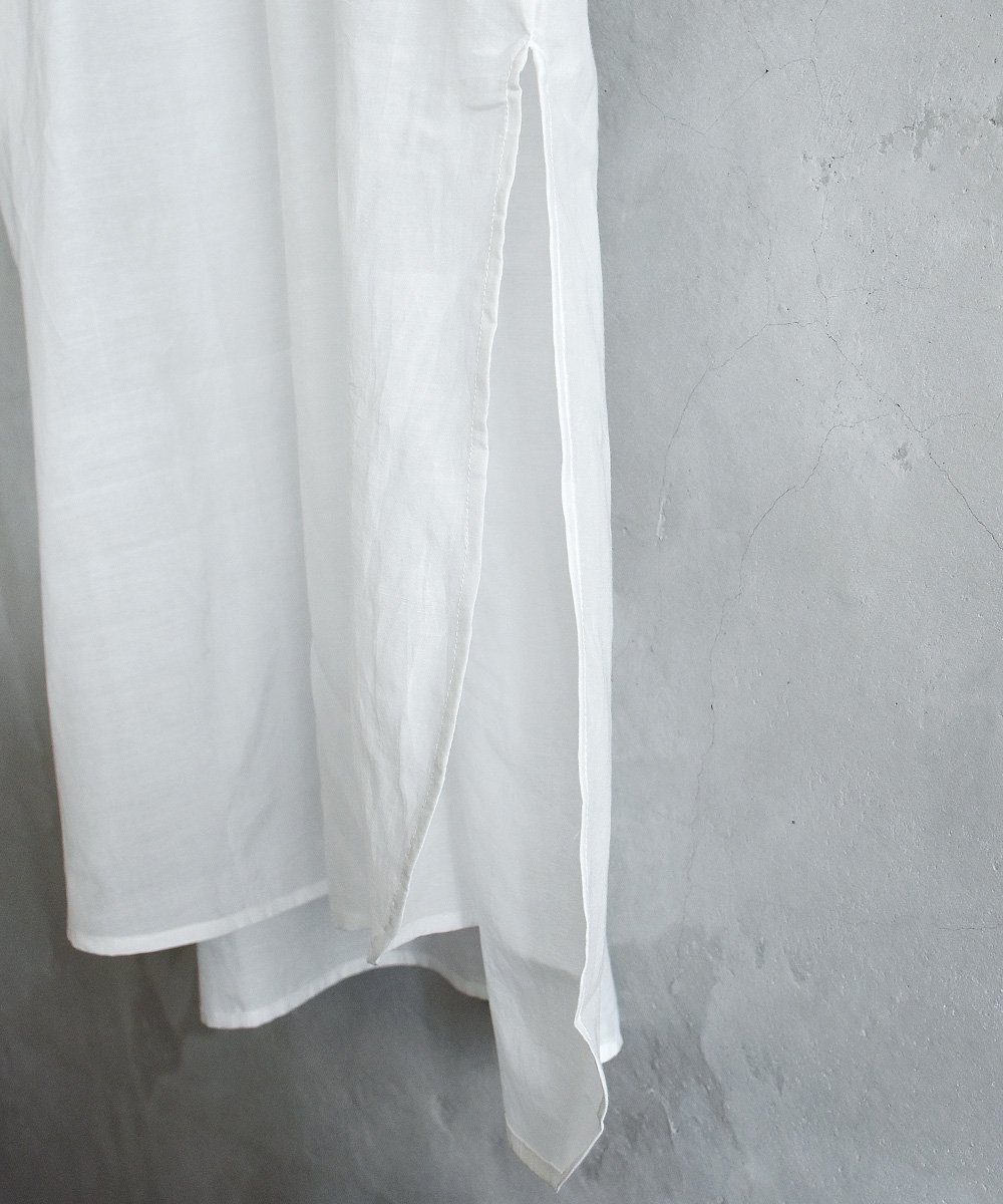 Slit Dress（Off White）<img class='new_mark_img2' src='https://img.shop-pro.jp/img/new/icons1.gif' style='border:none;display:inline;margin:0px;padding:0px;width:auto;' />