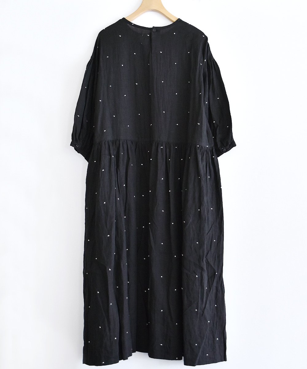 EMBROIDERY DOT LINEN LARTIGUE ONE PIECE（ブラック×オフホワイトドット）<img class='new_mark_img2' src='https://img.shop-pro.jp/img/new/icons1.gif' style='border:none;display:inline;margin:0px;padding:0px;width:auto;' />