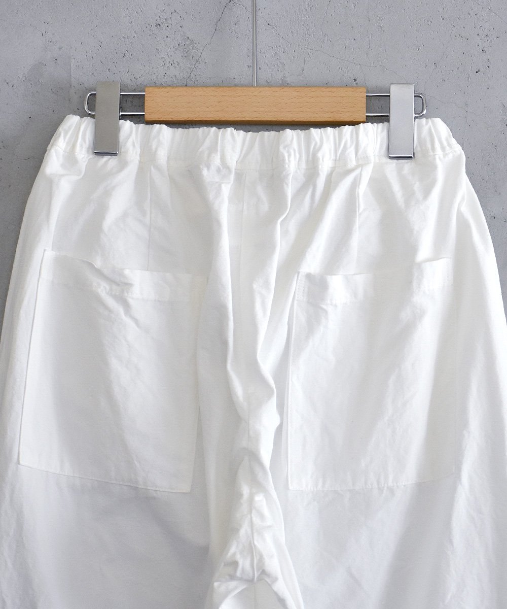 DRY COTTON ATELIER PANTS（オフホワイト） <img class='new_mark_img2' src='https://img.shop-pro.jp/img/new/icons1.gif' style='border:none;display:inline;margin:0px;padding:0px;width:auto;' />