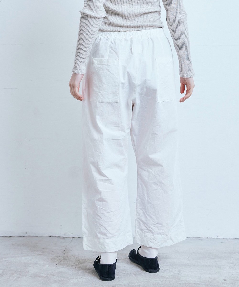 DRY COTTON ATELIER PANTS（オフホワイト） <img class='new_mark_img2' src='https://img.shop-pro.jp/img/new/icons1.gif' style='border:none;display:inline;margin:0px;padding:0px;width:auto;' />