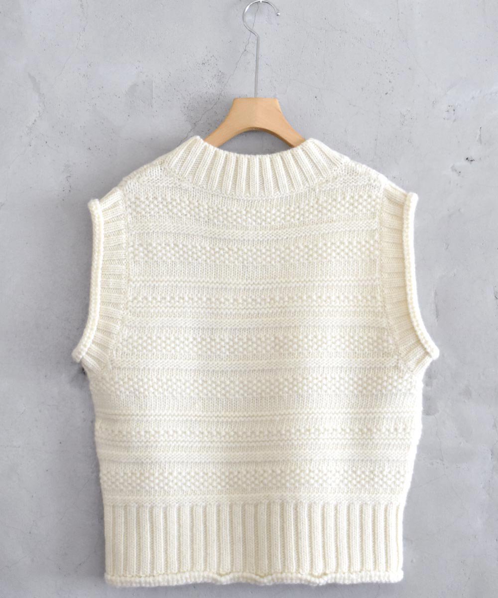 <img class='new_mark_img1' src='https://img.shop-pro.jp/img/new/icons16.gif' style='border:none;display:inline;margin:0px;padding:0px;width:auto;' />SALE30%offHand Knit VestIvory