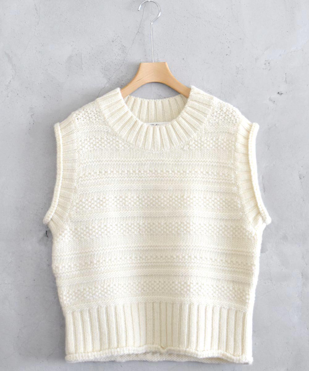 <img class='new_mark_img1' src='https://img.shop-pro.jp/img/new/icons16.gif' style='border:none;display:inline;margin:0px;padding:0px;width:auto;' />SALE30%offHand Knit VestIvory