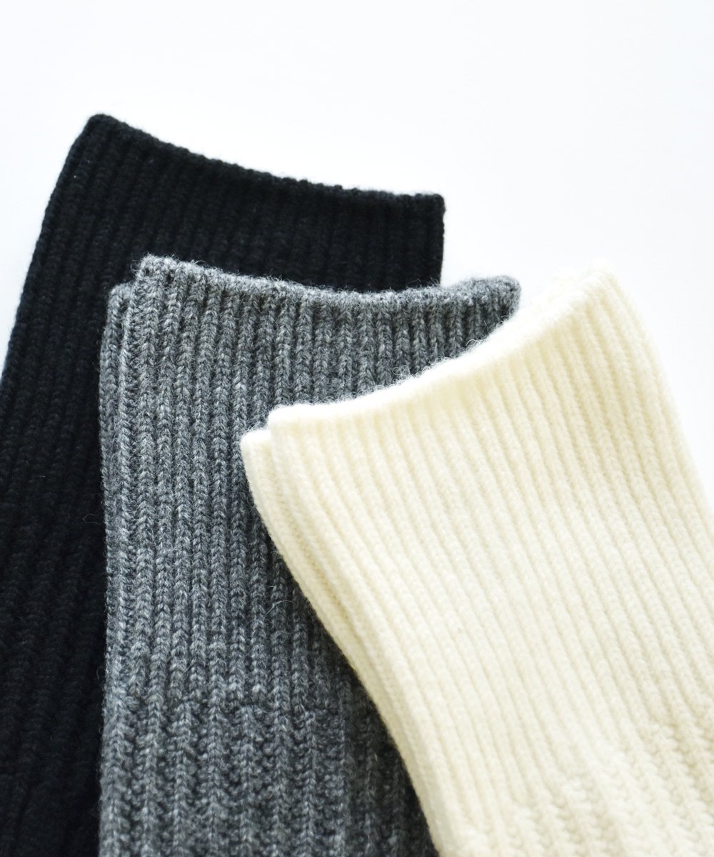 CABLE SOCKS<img class='new_mark_img2' src='https://img.shop-pro.jp/img/new/icons1.gif' style='border:none;display:inline;margin:0px;padding:0px;width:auto;' />