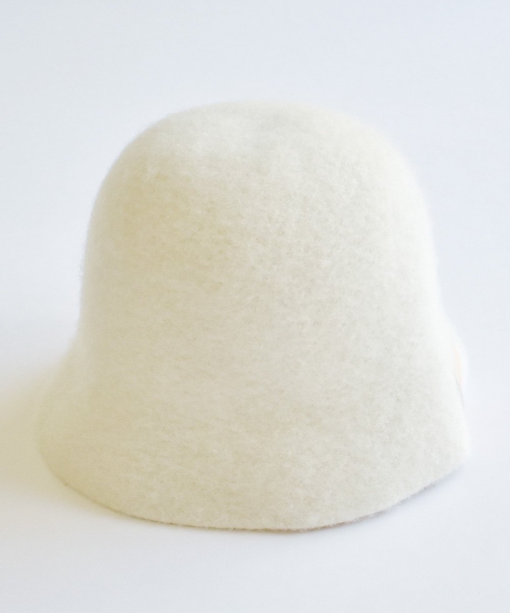 bell-hat cashmere（ホワイト）<img class='new_mark_img2' src='https://img.shop-pro.jp/img/new/icons1.gif' style='border:none;display:inline;margin:0px;padding:0px;width:auto;' />