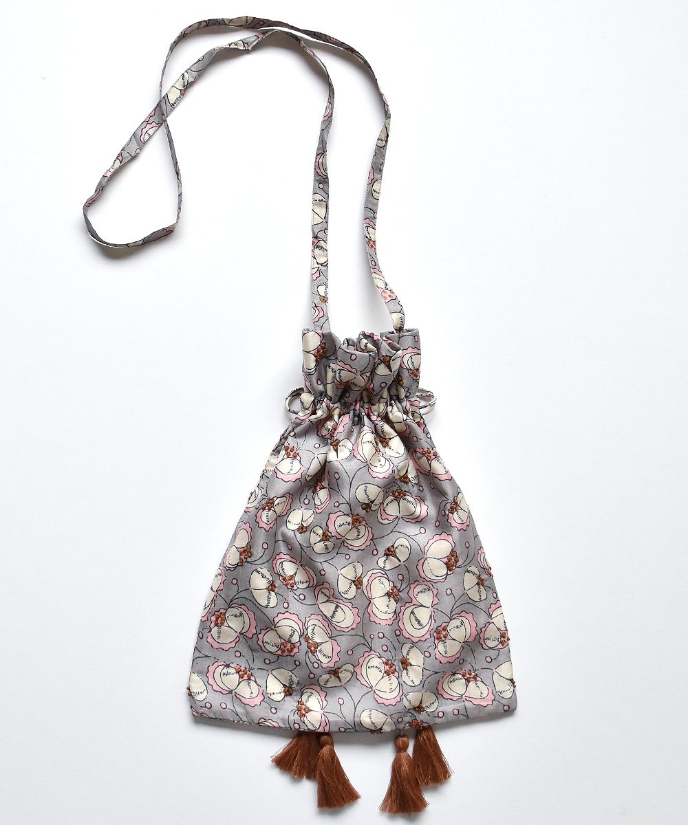 Embroidery Drawstring Shoulder Bag （L.Gray）<img class='new_mark_img2' src='https://img.shop-pro.jp/img/new/icons1.gif' style='border:none;display:inline;margin:0px;padding:0px;width:auto;' />