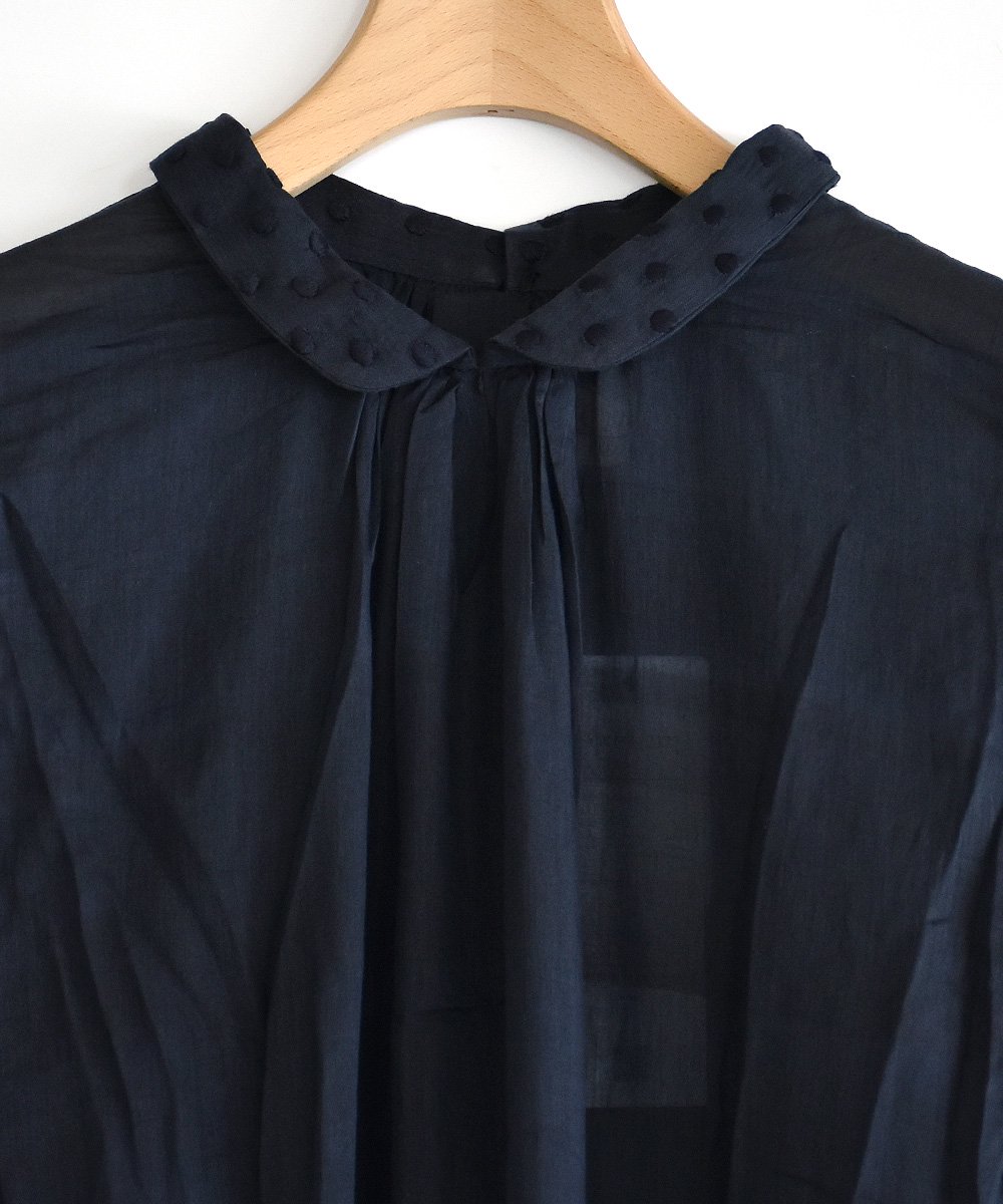 Embroidery Collar Tuck Dress（Navy）<img class='new_mark_img2' src='https://img.shop-pro.jp/img/new/icons1.gif' style='border:none;display:inline;margin:0px;padding:0px;width:auto;' />