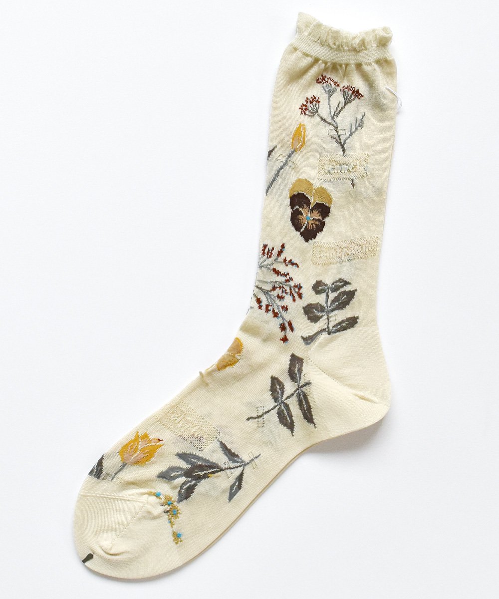 PRESSED FLOWERS SOCKS<img class='new_mark_img2' src='https://img.shop-pro.jp/img/new/icons1.gif' style='border:none;display:inline;margin:0px;padding:0px;width:auto;' />