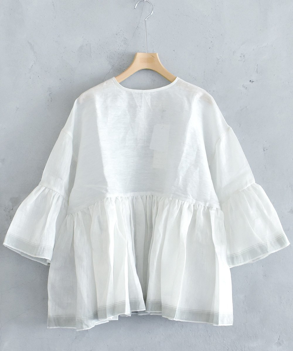 Wide Sleeve Frill BlouseOff White<img class='new_mark_img2' src='https://img.shop-pro.jp/img/new/icons1.gif' style='border:none;display:inline;margin:0px;padding:0px;width:auto;' />
