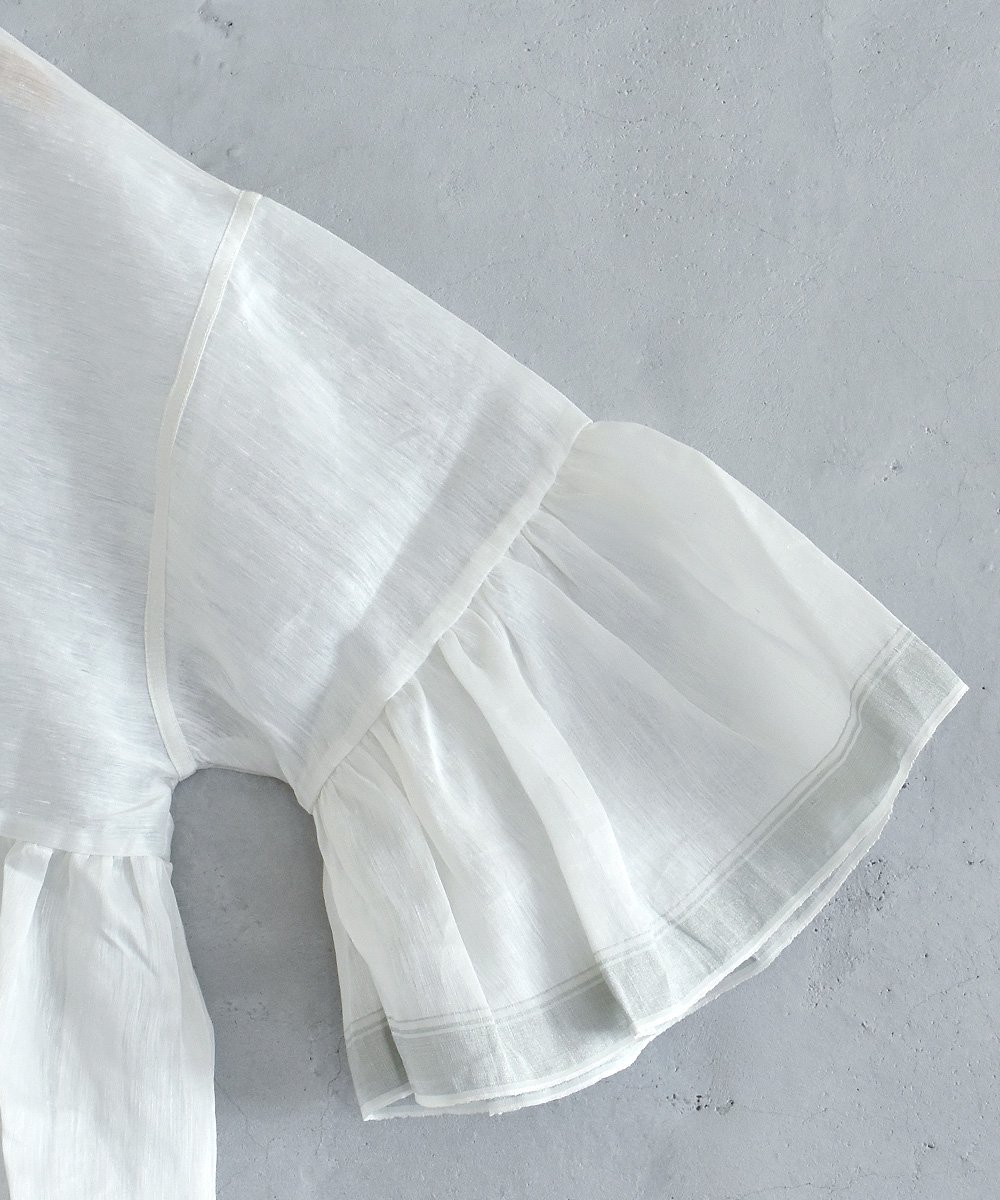 Wide Sleeve Frill BlouseOff White<img class='new_mark_img2' src='https://img.shop-pro.jp/img/new/icons1.gif' style='border:none;display:inline;margin:0px;padding:0px;width:auto;' />
