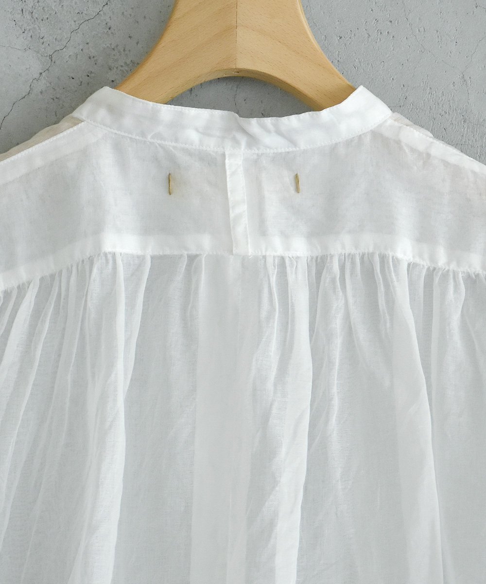 organdy blousewhite<img class='new_mark_img2' src='https://img.shop-pro.jp/img/new/icons1.gif' style='border:none;display:inline;margin:0px;padding:0px;width:auto;' />